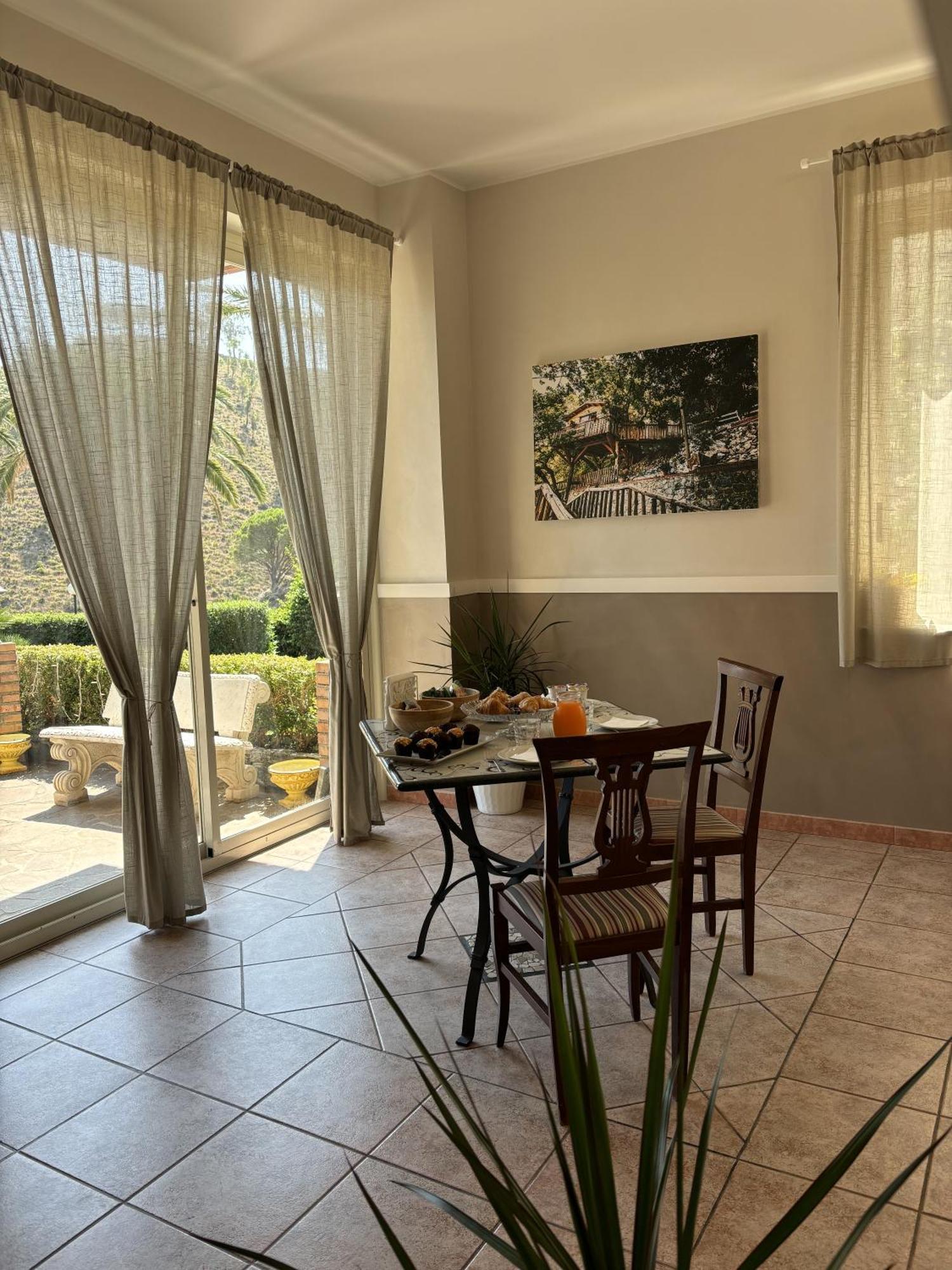 מסינה B & B Le Casette Sull'Albero Di Villa Alba מראה חיצוני תמונה